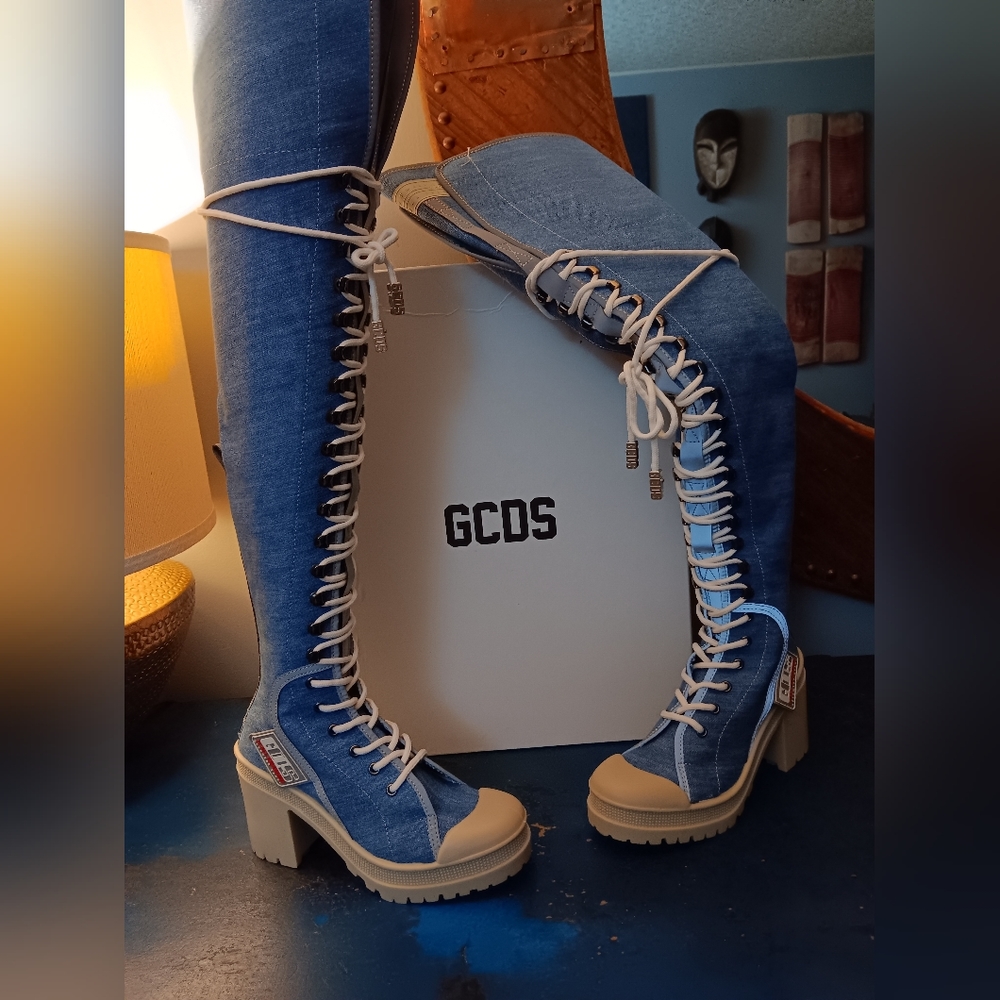 GCDS over the knee boots